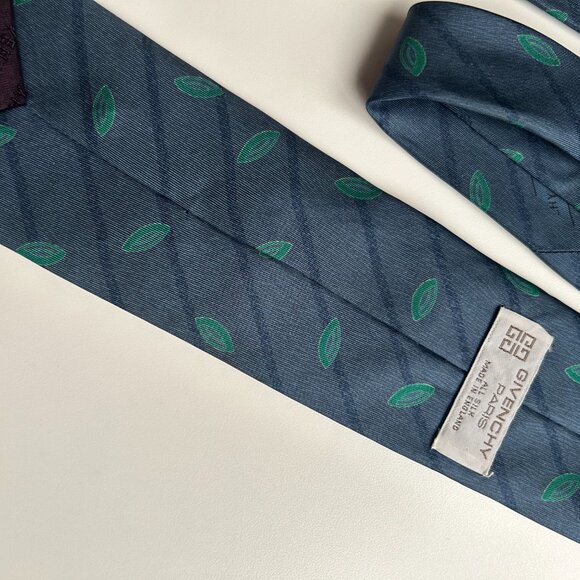 90s Givenchy Silk Tie - Picture 3 of 3